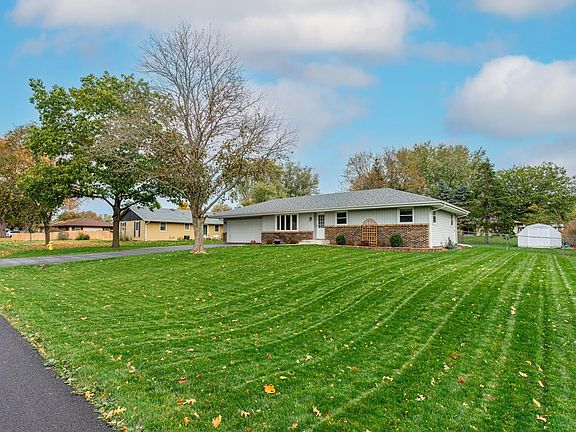 3rd image of 9677 Zinnia Dr