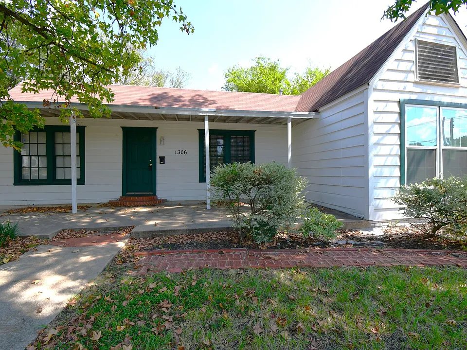 1306 S Glenwood Blvd