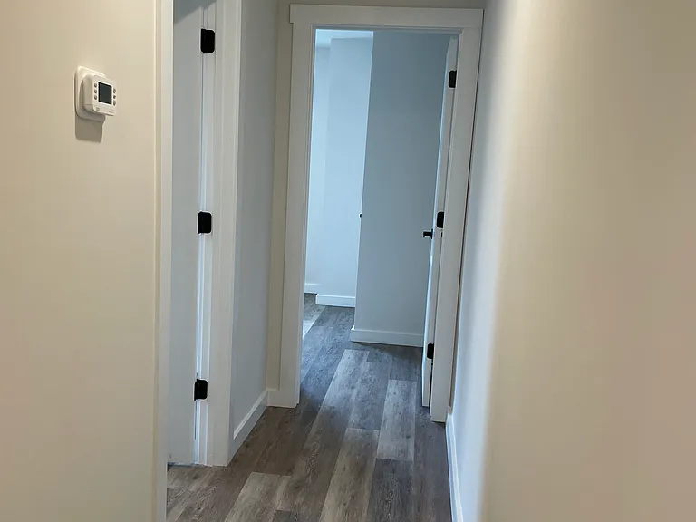 212 King St — Photo 17