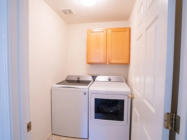 1502 N Madson Ln — Photo 7