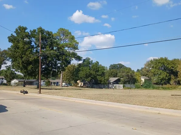 8312 Carbondale St, Dallas, TX 75216