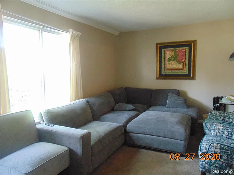 2956 Gardner Ave — Photo 3