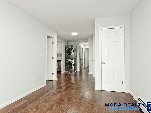 4th image of 3519 Riverdale Ave #3