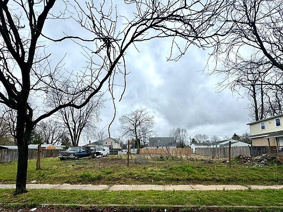 3rd image of 0 William St #14&16
