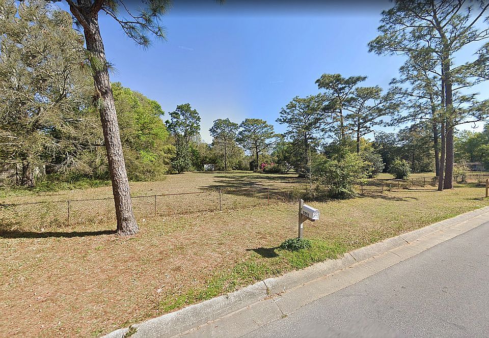 1st image of 2090 Lansing Dr