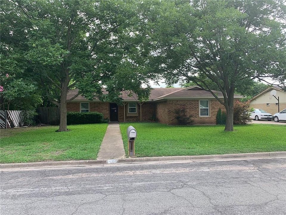 2nd image of 205 Travis Ln
