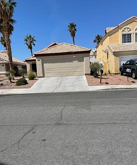 1429 Lilac Breeze Cir — Photo 4