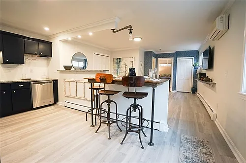 603 Thames St #1 Photo 1