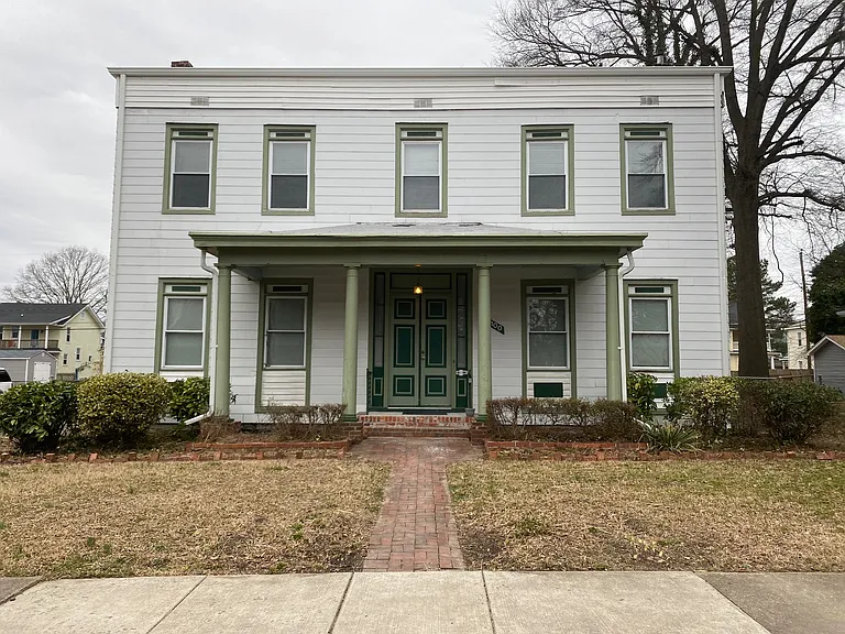 3100 Cliff Ave #D — Photo 1