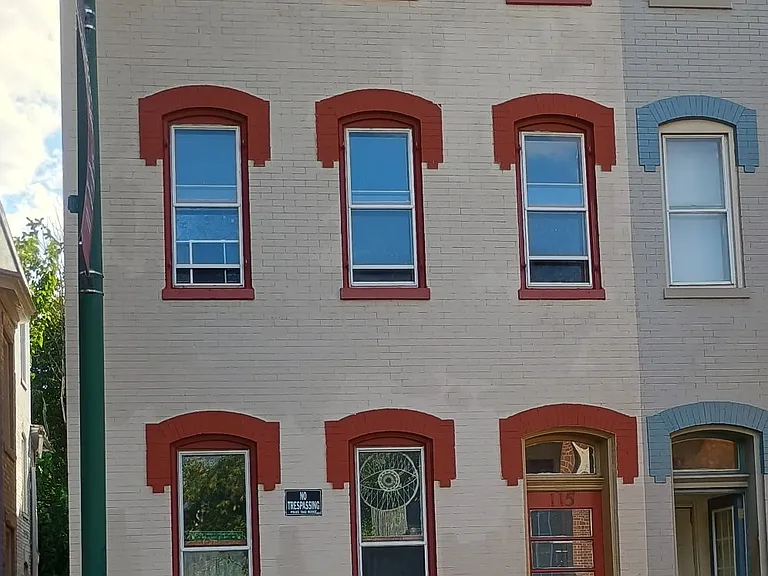 115 E Franklin St #3 — Photo 1