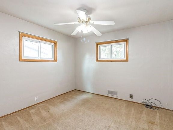 3rd image of 2308 Jensen Ave