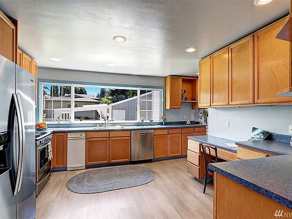 Large country kitchen