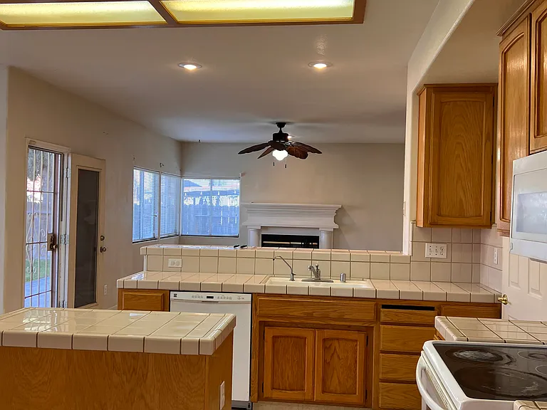 1852 Loma Linda Cir — Photo 11