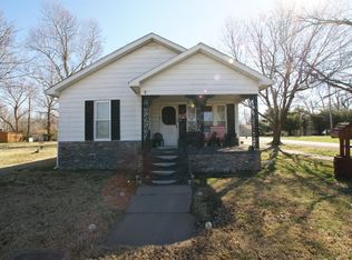 520 S 7th St, Herrin, IL 62948