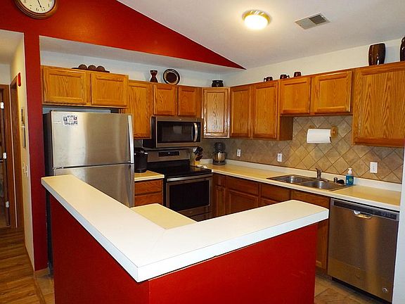 4th image of 414 Autumn Dr APT C