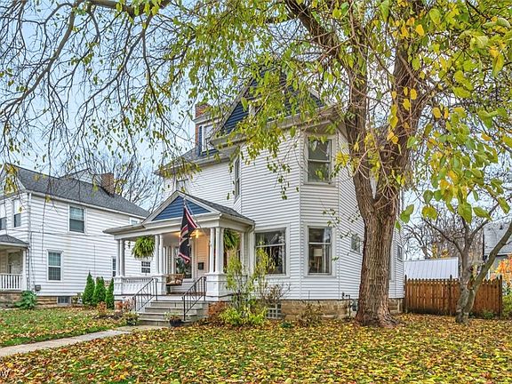 3rd image of 146 Harrison St