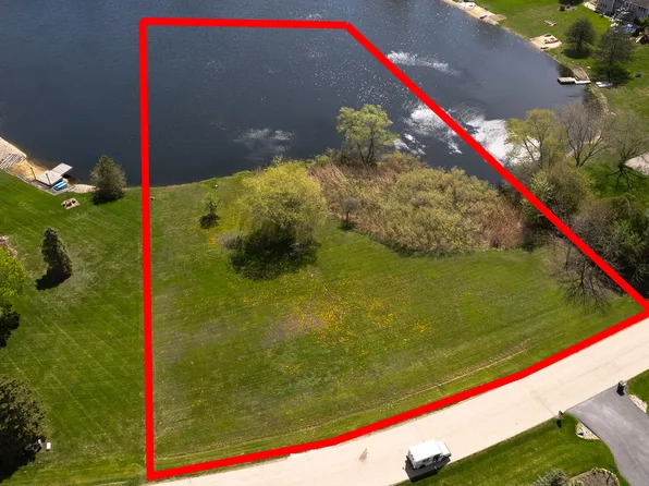 33589 N Christa Dr, Ingleside, IL 60041