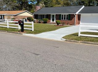 1902 Middlecoff Dr, Fayetteville, NC 28303