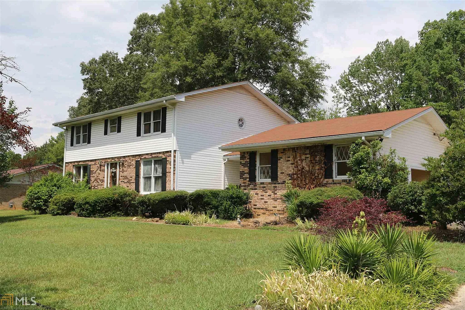 14 Donley Dr photo 1