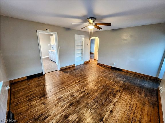4th image of 332 Central Ave