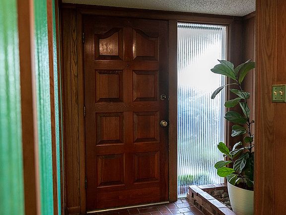 3rd image of 4604 Fawn Dr