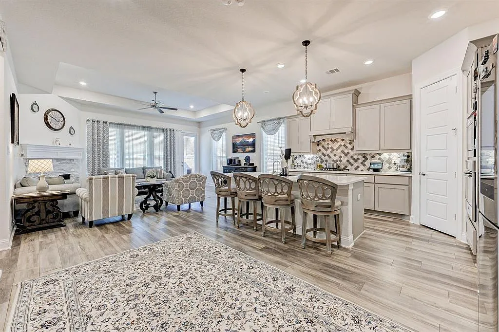 3 bed, 2.5 bath, 2196 sqft, $3,250 — Photo 4
