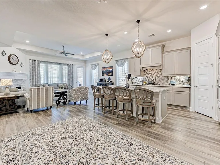 4221 Davis Oak Dr — Photo 4