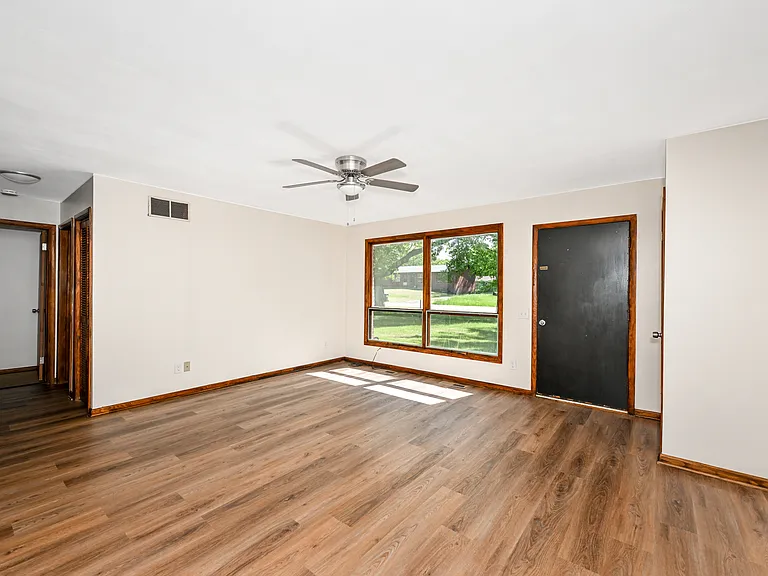 3287 Delray Ave NW — Photo 12