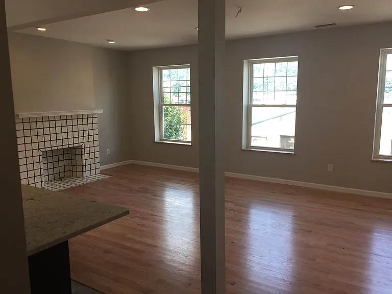 136 E 8th Ave #1 — Photo 4