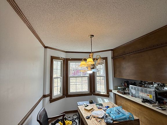 5th image of 1390 Foster Road