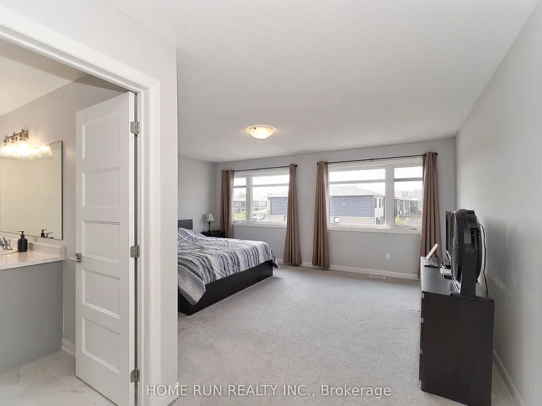 282 Nelson St E — Photo 23