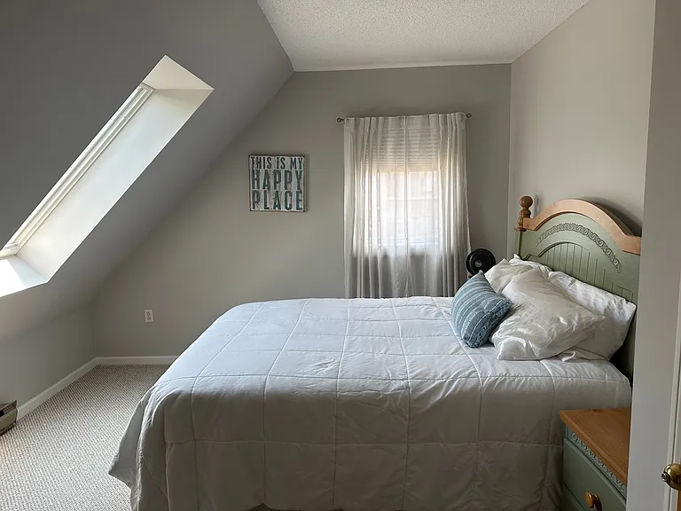 146 W Grand Ave — Photo 18