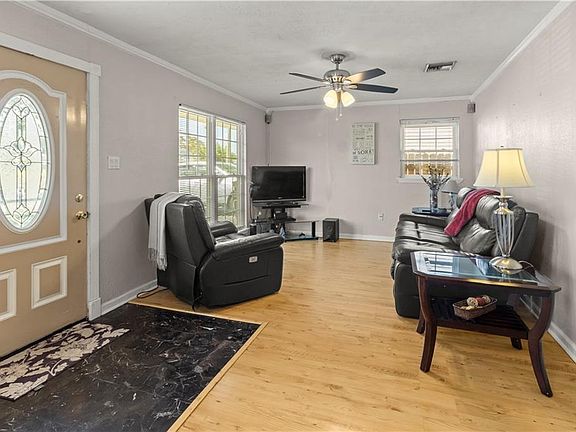4th image of 2209 Generes Dr