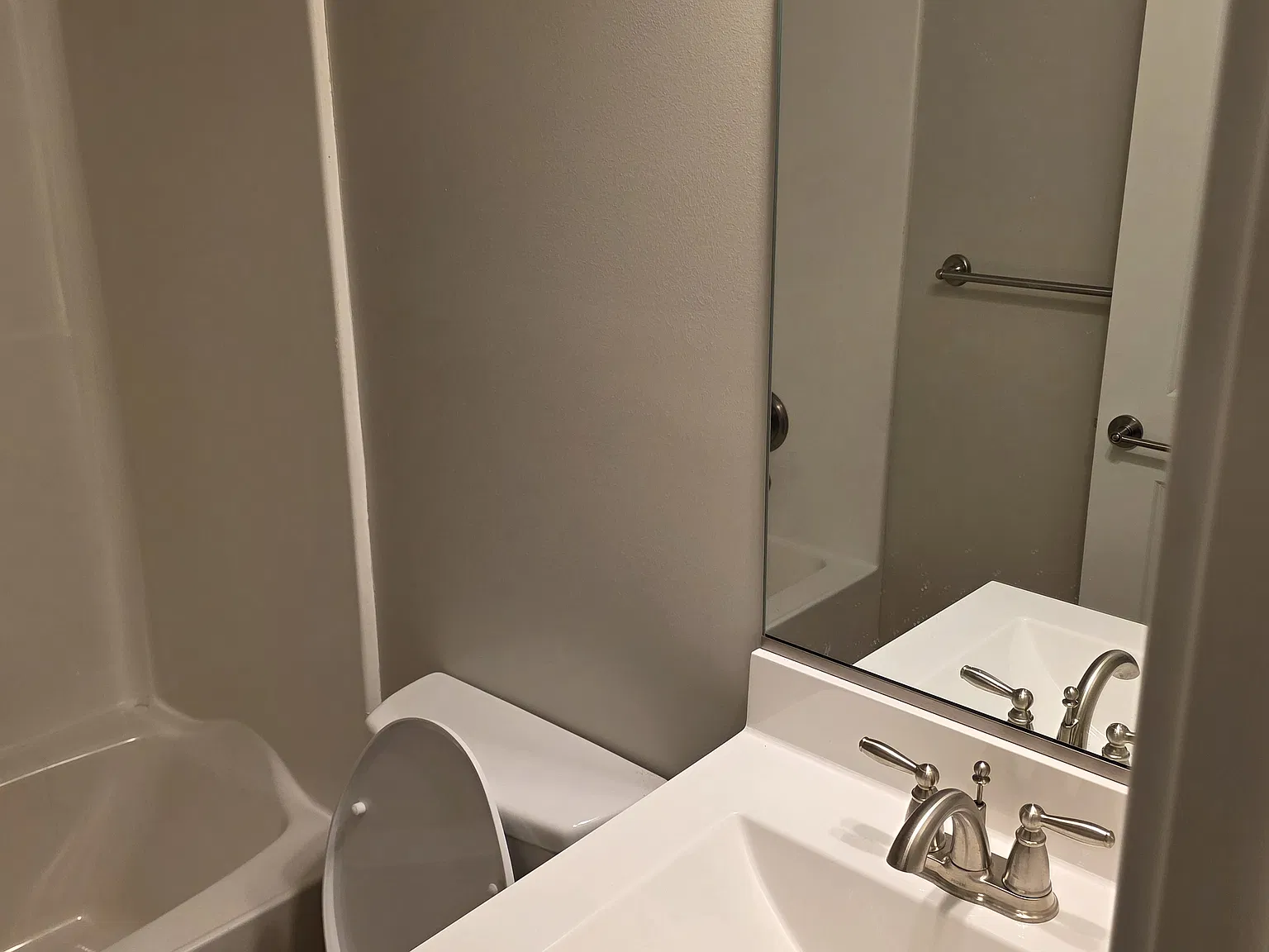 1 bed, 500 sqft, $1,200 — Photo 4