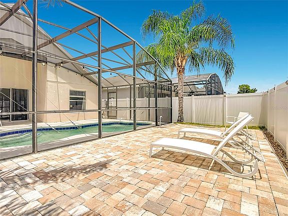 2nd image of 1021 TOURMALINE DRIVE