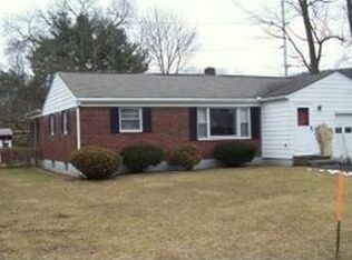 216 Garden Ln, Vestal, NY 13850