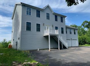 51 Conyngham Crest Dr, Sugarloaf, PA 18249
