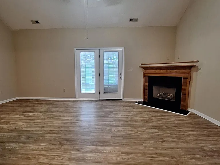 3445 Westgate Dr — Photo 5