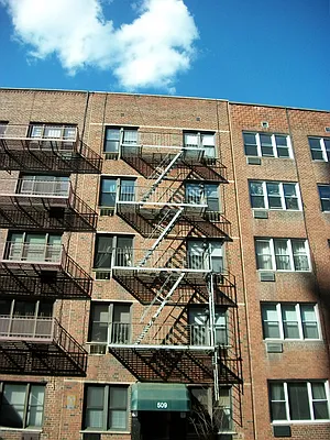 Sold by Manhattan Network Inc. | media 8