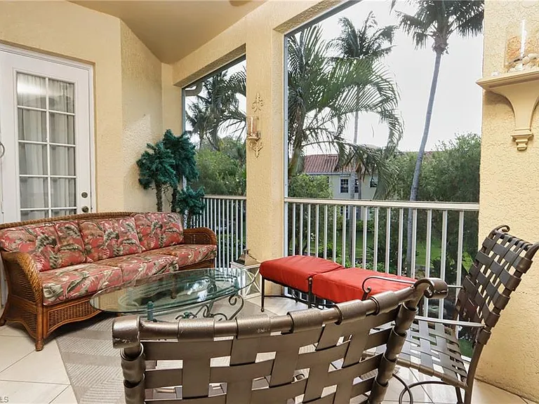 400 L Ambiance Cir #206 — Photo 3