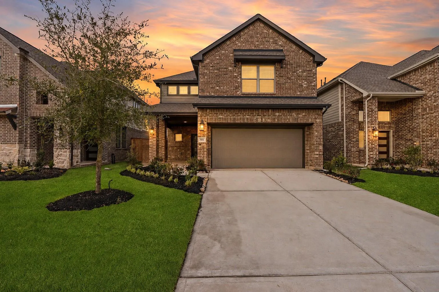 4 bed, 2.5 bath, 2289 sqft, $2,750 — Photo 1