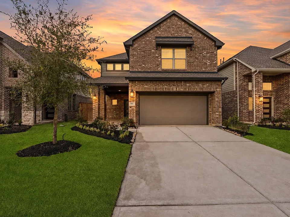 7011 Golden Groundsel Dr