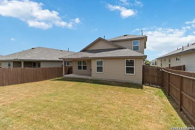 4 bed, 2.5 bath, 2323 sqft, $2,200 — Photo 4