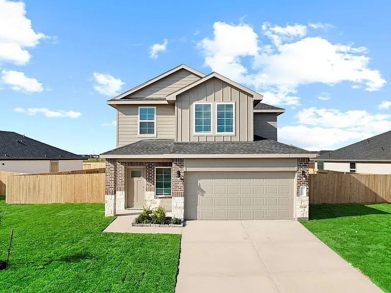 3631 Koop Loop Ct — Photo 1