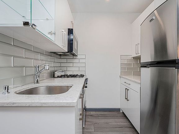 5th image of 1237 Avenue C #F