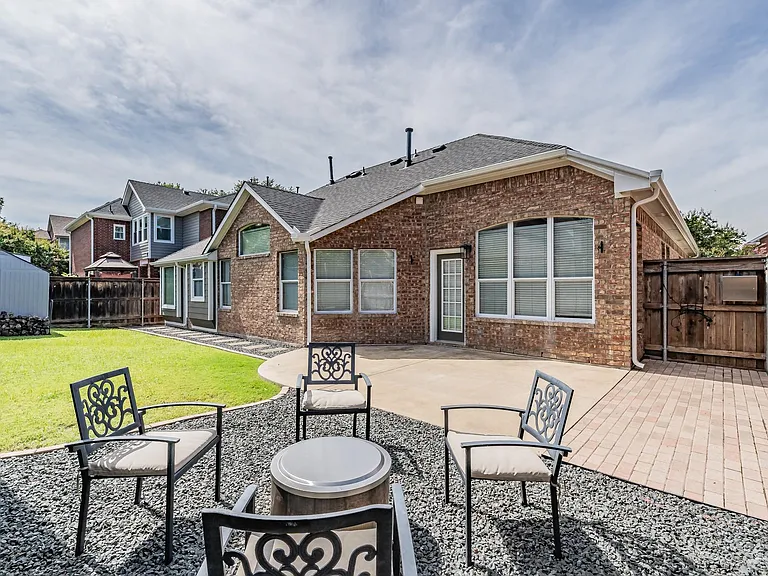 4548 Shamrock Dr — Photo 21