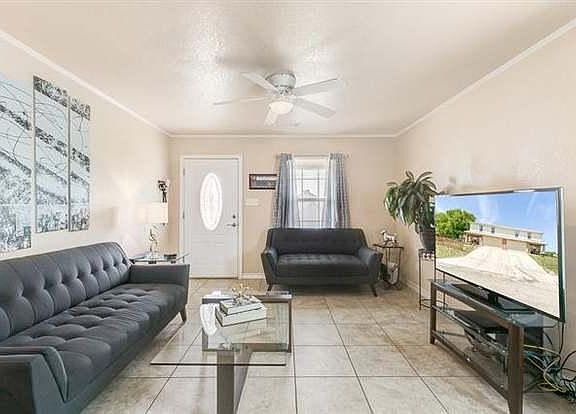 5th image of 3152 Karen St