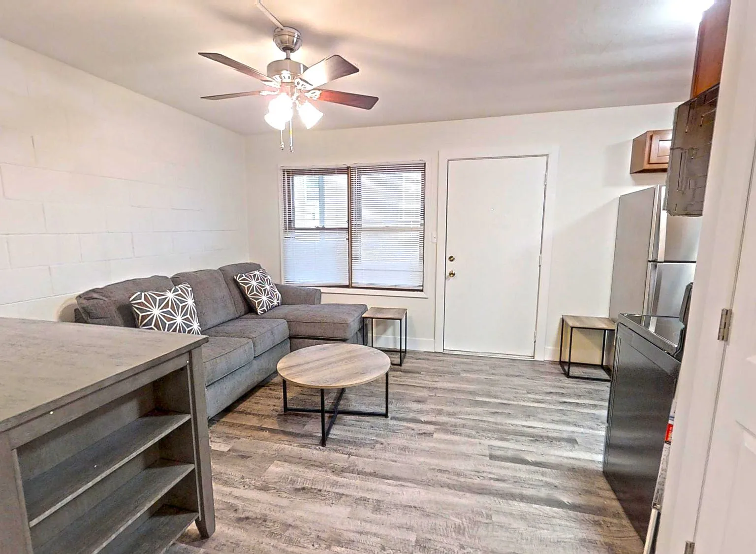 2 bed, 600 sqft, $648 — Photo 4