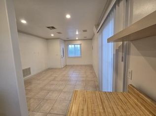 7816 Peach Ave, Van Nuys, CA 91406