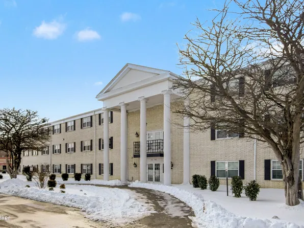 252 El Conquistador Pl, Louisville, KY 40220